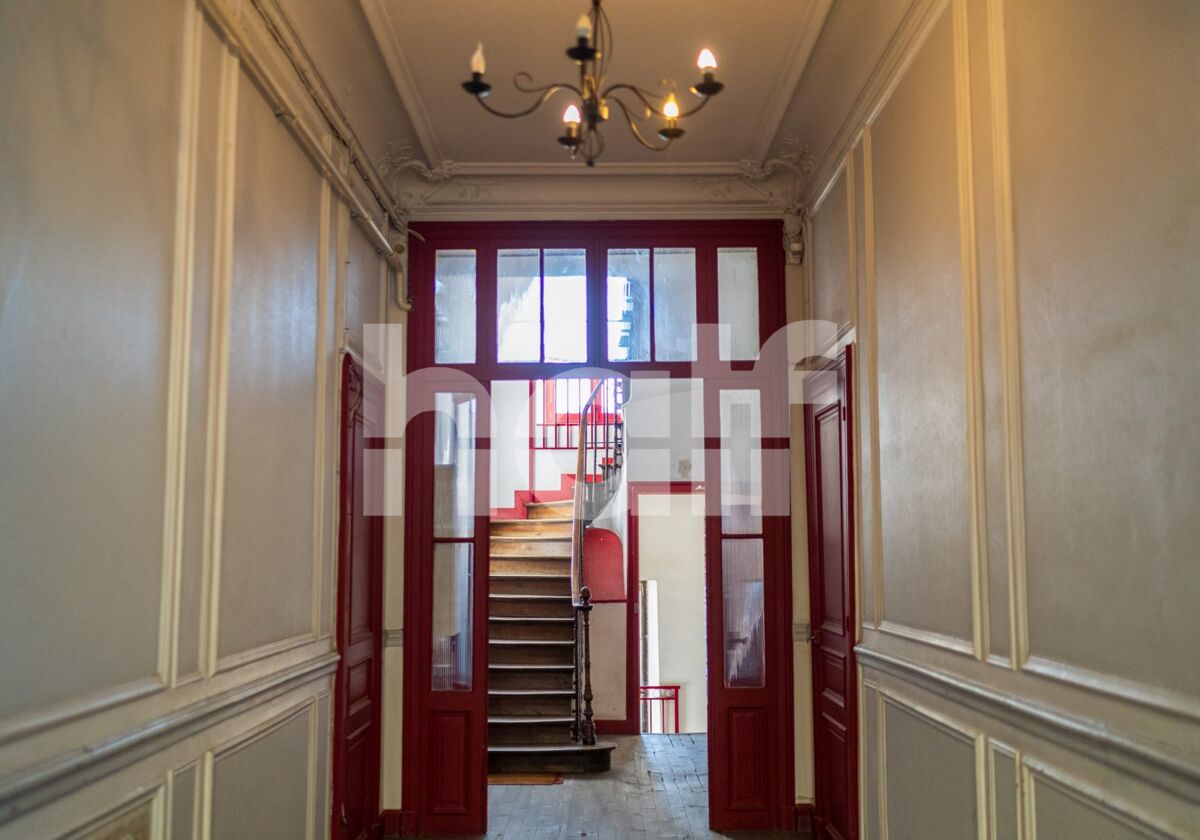 Pau, quartier du Château, appartement en dernier étage vue dégagée
