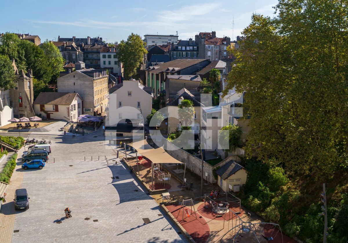 Pau, quartier du Château, appartement en dernier étage vue dégagée